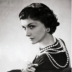 В 1957 г. Коко Шанель стала обладательницей Модного Оскара как самый влиятельный дизайнер ХХ века