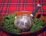 Шотландское блюдо хаггис представляет собой бараний рубец, начиненный потрохами и специями